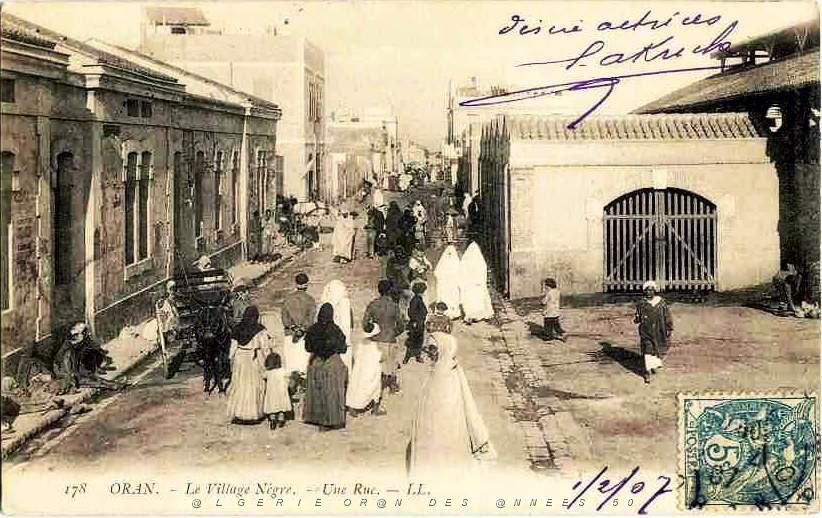 CA a- 035- Village negre.jpg